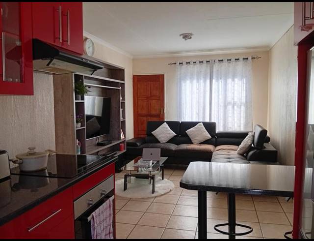 2 BEDROOM TOWNHOUSE FOR SALE IN DAWN PARK